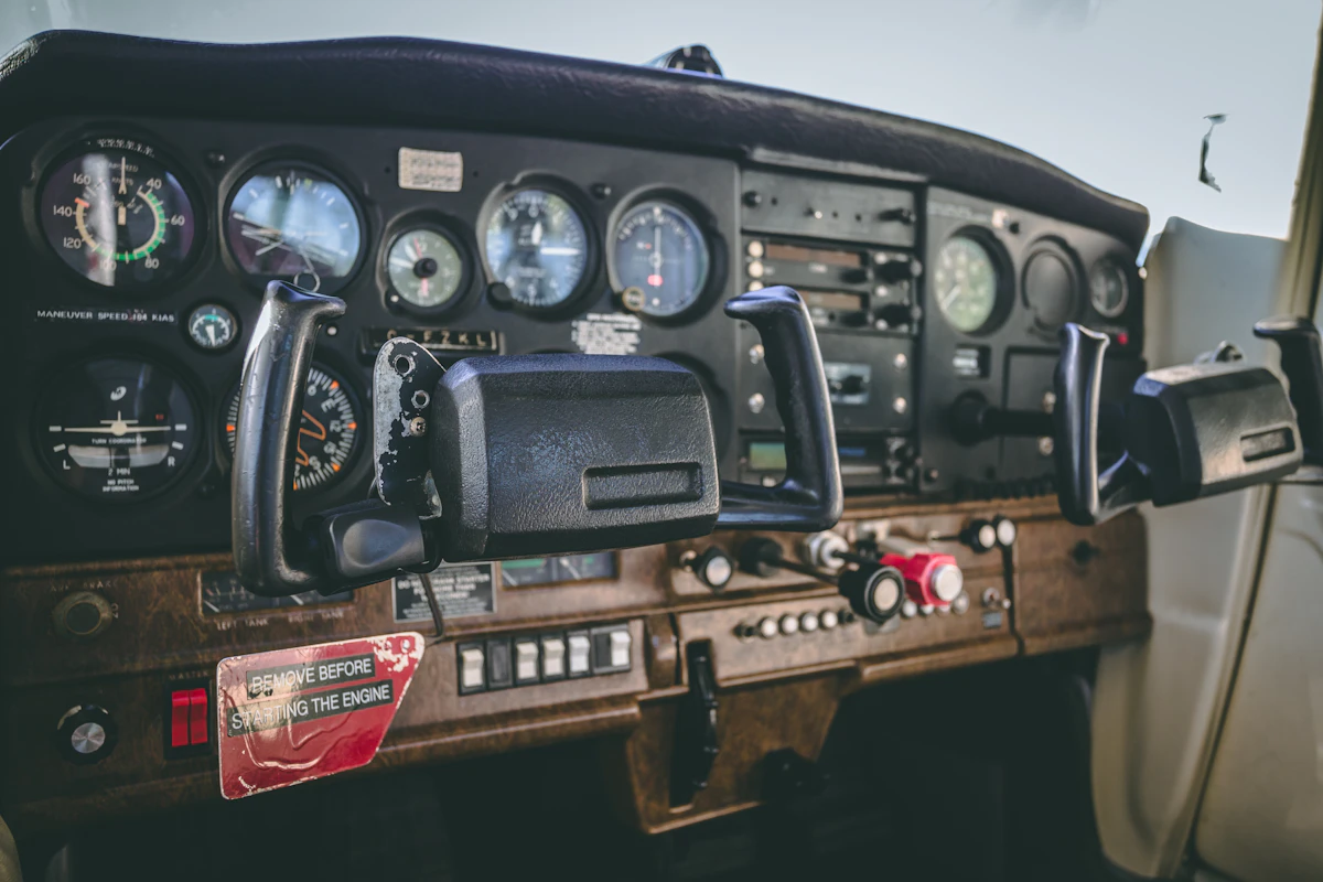 Training aircraft cockpit